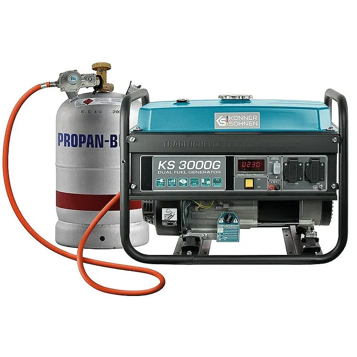 Könner & Söhnen Stromerzeuger KS 3000G - Nennleistung: 2,6 kW, Tankvolumen: 15 l - Türkis-schwarzer Dual-Fuel-Generator (KS 3000G) mit grauem Propangastank und orangefarbenem Schlauch verbunden.