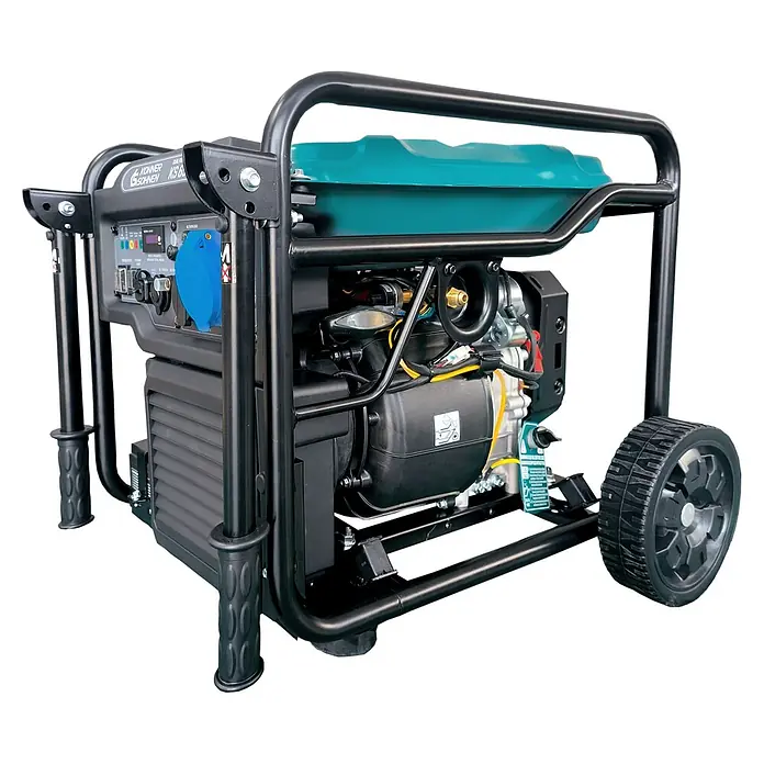 Könner & Söhnen Stromerzeuger KS 6500iEG - Nennleistung: 6 kW, Tankvolumen: 17 l - Schwarzer und türkisfarbener tragbarer Generator mit robustem Metallrahmen, Bedienelementen und Rädern für einfachen Transport.
