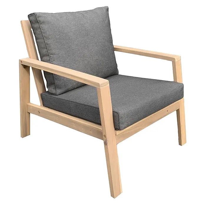 Happy Garden Loungemöbel-Set GILI - 3 -tlg., Akazie, Grau - Moderner Sessel mit hellem Holzrahmen und dunkelgrauen Kissen.