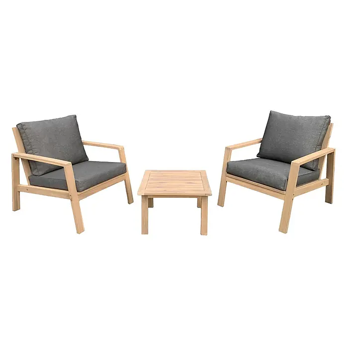 Happy Garden Loungemöbel-Set GILI - 3 -tlg., Akazie, Grau - Zwei hellholzfarbene Sessel mit grauen Kissen und ein passender quadratischer Beistelltisch für den Außenbereich.