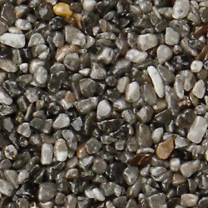 Probau Steinchenteppich Marmorkiesel, 2-4 mm - Grau, 20 kg - Nahaufnahme eines Musters aus kleinen, polierten Kieselsteinen in Grau- und Weißtönen, ideal für Texturen.