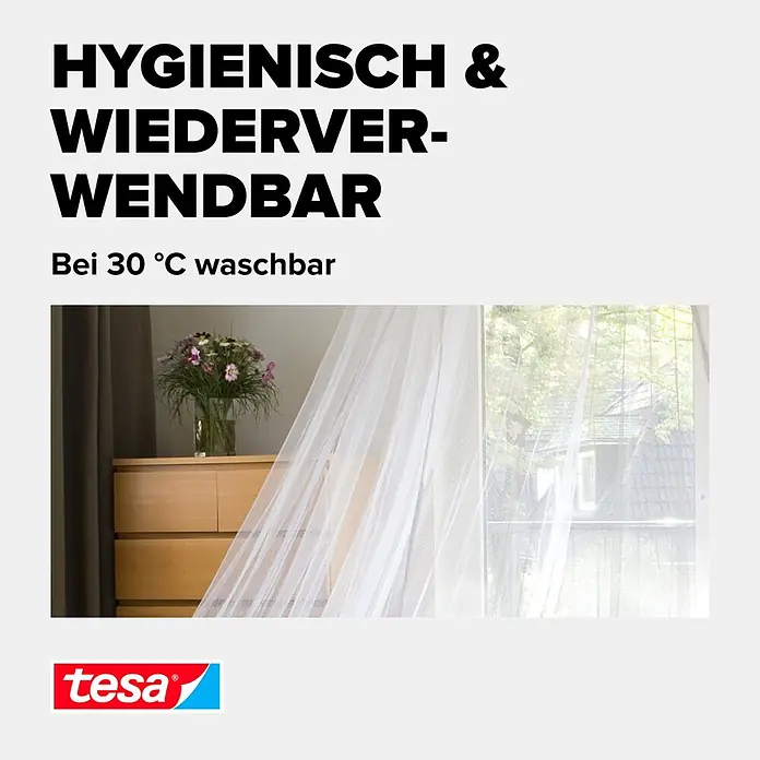 Tesa Insect Stop Insektenschutzvorhang selbstschließender Magnetvorhang - B x H: 90 x 210 cm, Montage Insektengitter: Kleben - Weißes, waschbares Tesa Fliegengitter bedeckt ein Fenster und bietet hygienischen, wiederverwendbaren Insektenschutz.