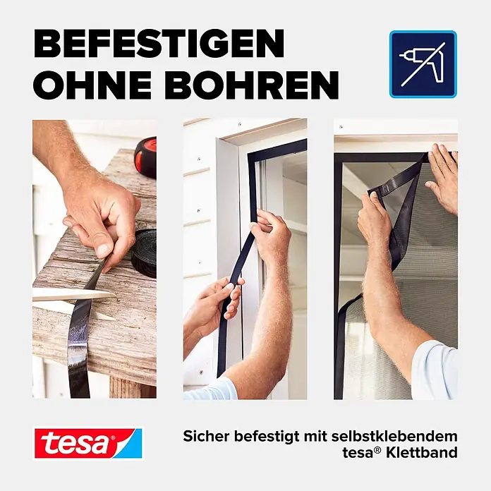 Tesa Insect Stop Insektenschutzvorhang selbstschließender Magnetvorhang - B x H: 80 x 200 cm, Montage Insektengitter: Kleben - Schwarzes Fliegengitter bohrfrei mit selbstklebendem tesa Klettband am Fensterrahmen befestigt. Drei Montageschritte gezeigt.