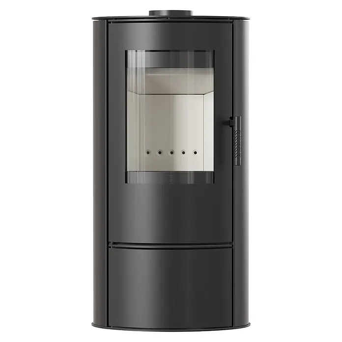 Ildnord Kaminofen Loki - Stahl, Schwarz, 3 kW - 6 kW - Dunkelgrauer freistehender Holzofen mit großer Glastür und hellem Brennraum.