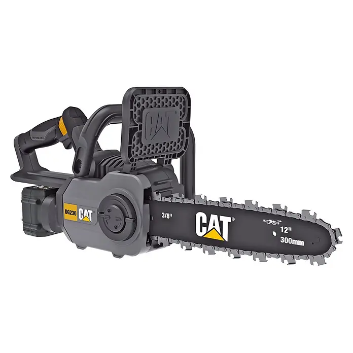 Caterpillar Akku-Kettensäge DG230 - 18 V, 4 Ah, 1 Akku, Schwertlänge: 30 cm - Akku-Kettensäge CAT DG230 in Dunkelgrau und Schwarz mit gelben Akzenten, ausgestattet mit einem 12-Zoll-Sägeblatt und bürstenlosem Motor.