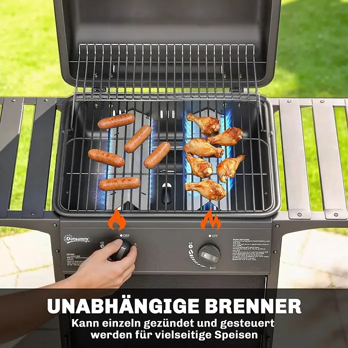 Outsunny Gasgrill - 5 kW, Anzahl Brenner: 2 Stk. - Schwarzer Gasgrill mit unabhängigen Brennern kocht Würstchen und Hähnchenkeulen. Eine Hand bedient den Regler für vielseitige Speisen.