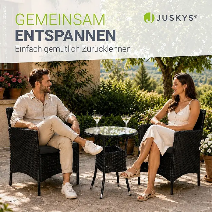 Juskys Gartentisch-Set Bayamo - Gesamtumfang: 3 -tlg., L x B x H: 58 x 58 x 85 cm, Auflagen: Stoffbezug (100 % Polyester) & Schaumstoff - Zwei schwarze Polyrattan-Sessel mit Kissen und passendem Glas-Beistelltisch, für entspannte Stunden im Freien.