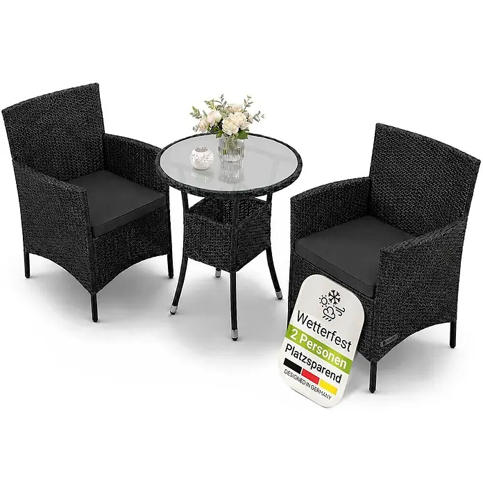 Juskys Gartentisch-Set Bayamo - Gesamtumfang: 3 -tlg., L x B x H: 58 x 58 x 85 cm, Auflagen: Stoffbezug (100 % Polyester) & Schaumstoff - Schwarzes Rattan-Bistro-Set für den Außenbereich mit zwei Stühlen und Glas-Tisch.