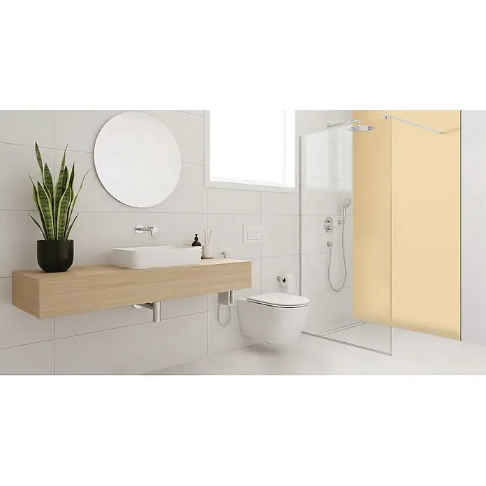 SanDesign Alu-Verbundplatte - 125 x 250 cm, Wheat Yellow - Moderner Badraum mit schwebendem Holzwaschtisch, weißem Waschbecken, rundem Spiegel, Wand-WC und begehbarer Dusche.