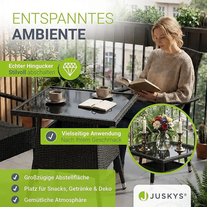 Juskys Gartentisch Yoro - L x B x H: 80 x 80 x 73 cm, Polyrattan, Schwarz - Dunkles Rattan-Balkonmöbelset mit Glastisch und Stühlen, auf dem eine Person entspannt und Getränke stehen. Inset zeigt kleineren Tisch mit Blumen.