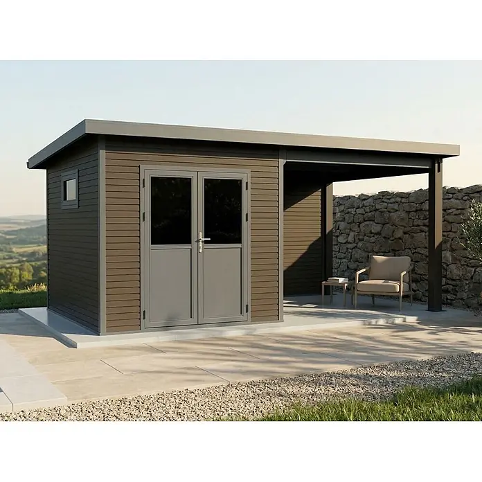 Linholm Gartenhaus Linia 5228 mit Anbaudach und Rückwand, inkl. Dachrinnen-Set, Anthrazit - Außenmaß inkl. Dachüberstand (B x T): 560 x 330 cm, Anthrazit - Moderner Gartenpavillon mit integrierter Pergola, dunkelbrauner Verkleidung, grauen Türen und Flachdach auf heller Terrasse.