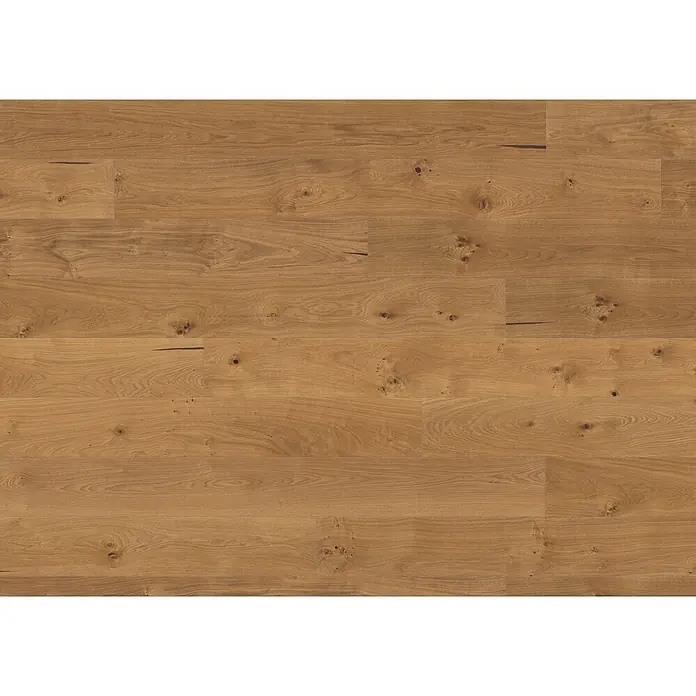 Living by Haro Parkett Eiche Uni Alpin - 2.200 x 240 x 13 mm, Landhausdiele - Hellbrauner Eichenholz-Boden mit sichtbarer Maserung und natürlichen Ästen.