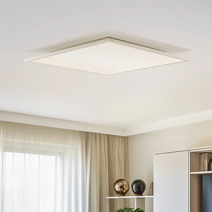Lindby LED-Panel Livel - alu / grau / zink, Neutralweiß - Quadratische, weiße LED-Deckenleuchte, die einen modernen Wohnraum beleuchtet. Ihr schlankes Profil fügt sich nahtlos in die Decke ein.