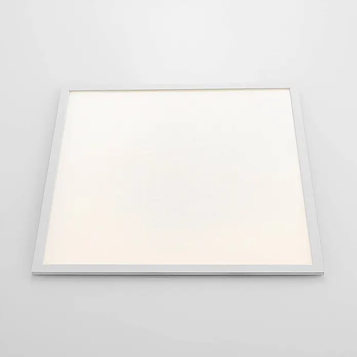 Arcchio Einbaupanel Vinas - L x B x H: 62 x 62 x 9 cm - Weiß gerahmte quadratische LED-Panel-Leuchte mit diffus beleuchteter weißer Oberfläche.