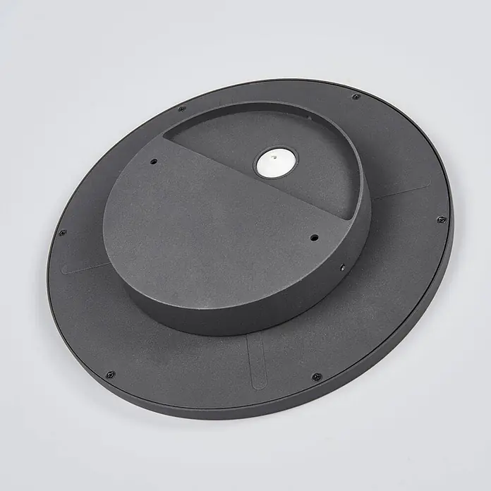Lucande Außenwand- & Deckenleuchte Malena - schwarz, IP65 - Dunkelgraue runde Einbauleuchte mit zentraler weißer LED-Lichtquelle und Schraublöchern.
