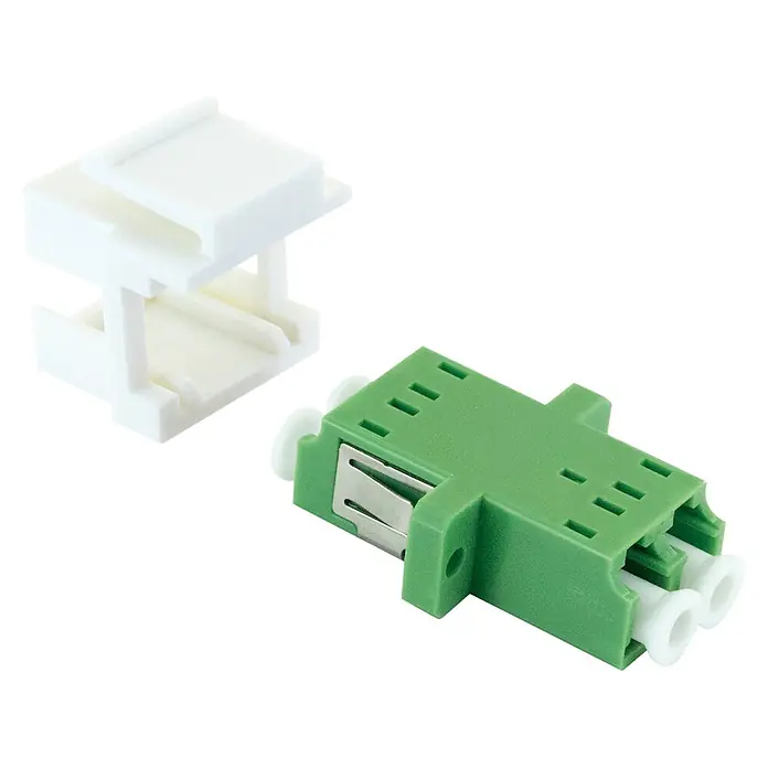 Schwaiger Netzwerk-Stecker Glasfaser Keystone-Adapter LC-Duplex - Weiß - Ein weißer Glasfaseradapter-Halter und ein grüner SC-Duplex-Glasfaseradapter.