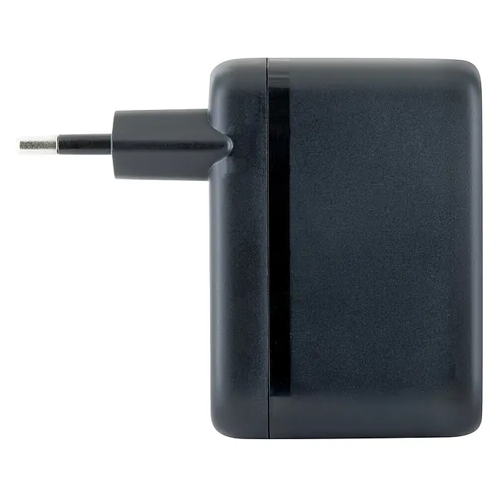 Schwaiger USB-Ladeadapter 230V Schnellladegerät 35W USBA, 2 x USB-C - Schwarz - Schwarzes Plastik-Netzteil mit einem einzelnen europäischen Steckerstift.