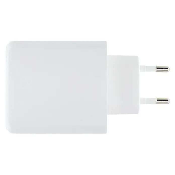 Schwaiger USB-Ladeadapter 230V 30W USB-A, USB-C - Weiß - Weißes Netzteil mit zwei Metallstiften zum Laden elektronischer Geräte.