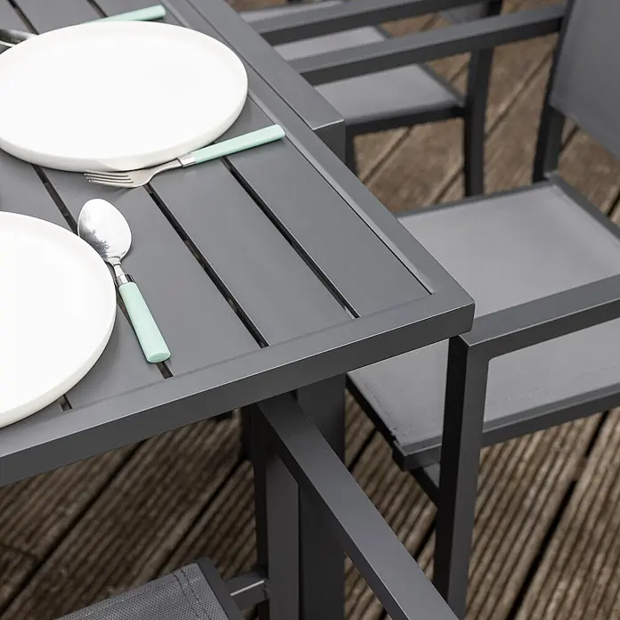 Happy Garden Gartentisch-Set VENEZIA - Gesamtumfang: 11 -tlg., Aluminium - Dunkelgraues Outdoor-Essset aus Metall mit Tellern und Besteck für eine Mahlzeit.