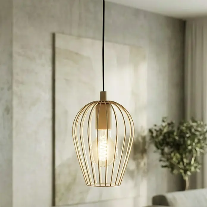 Eglo Pendelleuchte rund - Ø x H: 16 x 110 cm, Sandfarben - Goldfarbene Pendelleuchte aus Drahtgeflecht mit freiliegender Glühbirne, die einen modernen Wohnraum beleuchtet.
