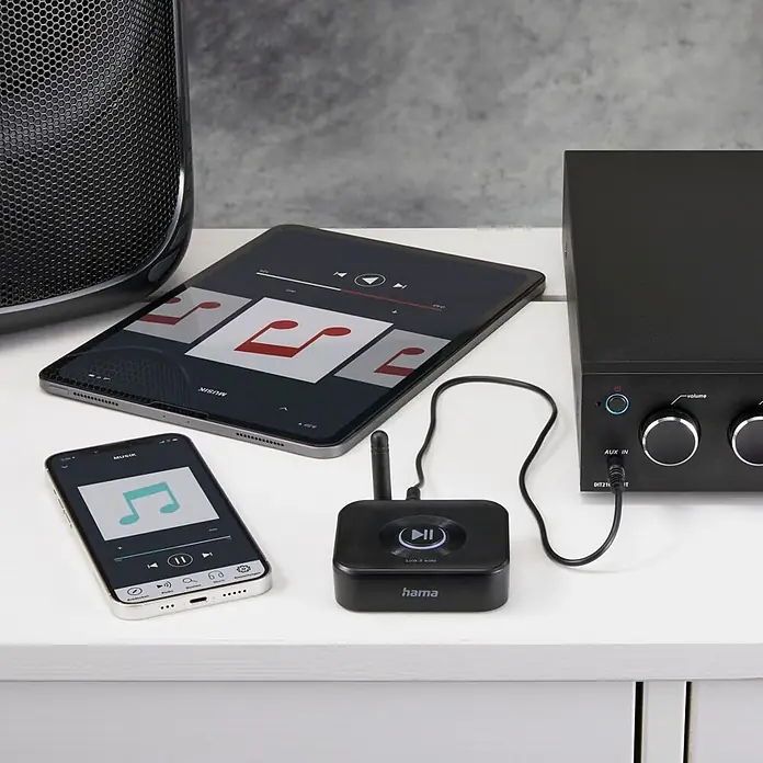 Hama Adapter 00205321 "Link.it solo" Empfänger Bluetooth nachrüsten an HiFi - Schwarz - Schwarzer Hama Bluetooth-Audio-Empfänger, verbunden mit einem Verstärker, ermöglicht Musik-Streaming von Telefon und Tablet.