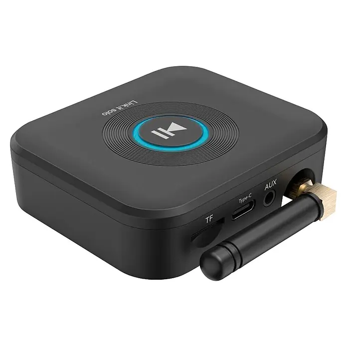 Hama Adapter 00205321 "Link.it solo" Empfänger Bluetooth nachrüsten an HiFi - Schwarz - Schwarzer rechteckiger Bluetooth-Audioadapter mit blau beleuchtetem Play/Pause-Knopf, TF-, Type-C-, AUX-Anschlüssen und abnehmbarer Antenne.