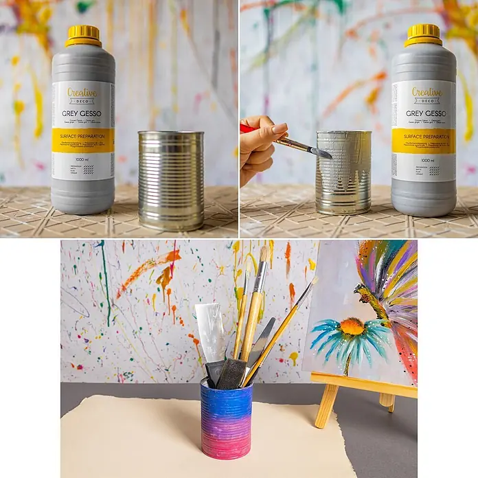 Creative Deco Speziallack Gesso Grau 1000ml - Grau, 1 l, Wasserbasiert - Graue Gessoflasche und Metallkanne grundiert, dann bemalte Kanne mit Pinseln neben Leinwand und Staffelei.
