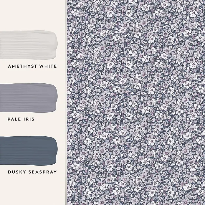 Laura Ashley Vliestapete Vliestapete Libby - Lila, Floral, 10 x 0,52 m - Blumenmuster in Weiß, Lila und Grau; passende Farbmuster: Amethyst White, Pale Iris, Dusky Seaspray.