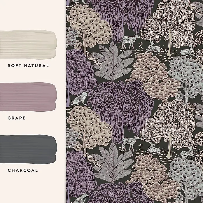 Laura Ashley Vliestapete Vliestapete Garwood Grove - Lila, Floral, 10 x 0,52 m - Stilisierte Tapete mit Bäumen, Tieren und Blattwerk auf dunklem Hintergrund, daneben Farbmuster: Soft Natural, Grape, Charcoal.