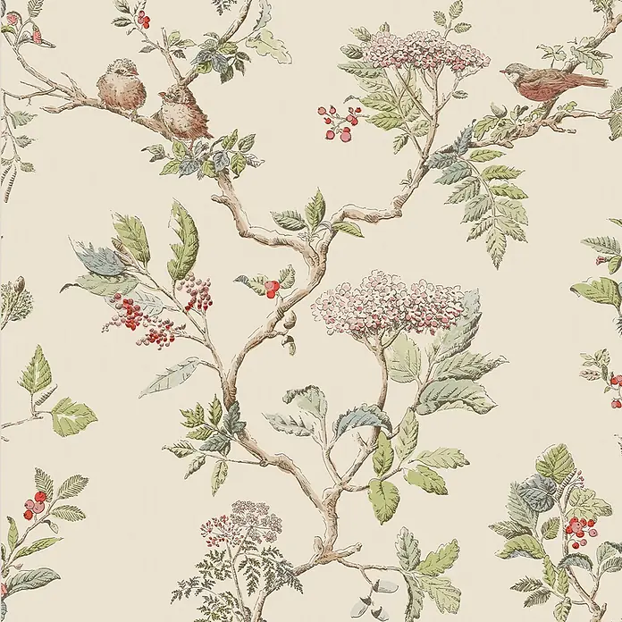 Laura Ashley Vliestapete Vliestapete Elderwood - Mehrfarbig, Floral - Illustriertes botanisches Muster mit braunen Vögeln auf Ästen, grünen Blättern, roten Beeren und rosa Blüten.