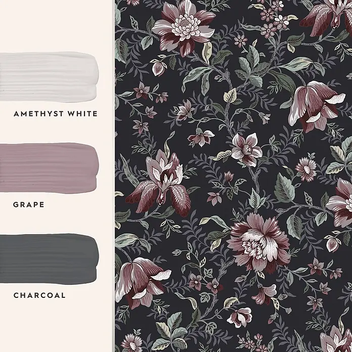 Laura Ashley Vliestapete Exotischer Garten - Grau, Floral, 1.000 x 52 cm - Dunkle Blumentapete mit lila, grünen und weißen Blumen, kombiniert mit passenden Farbmustern: Amethyst White, Grape, Charcoal.