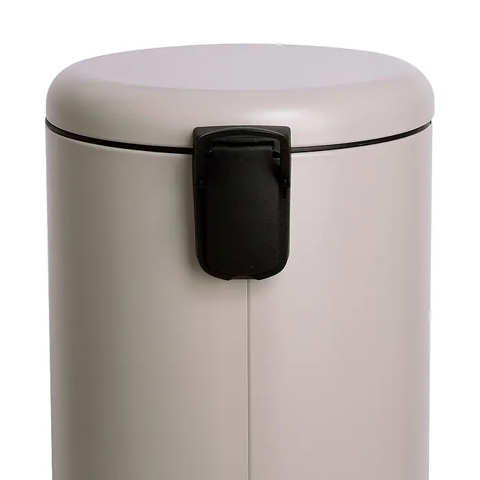 SVITA Treteimer T30 - 30 l, Metall, Beige - Hellgrauer zylindrischer Behälter mit hellgrauem Deckel und schwarzem rechteckigem Verschluss vorne für sicheres Schließen.
