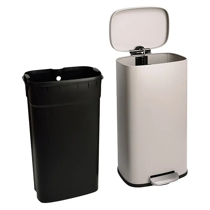 SVITA Treteimer TQ30 - 30 l, Metall, Beige - Hellgrauer rechteckiger Treteimer mit offenem Deckel, daneben der schwarze herausnehmbare Inneneimer.