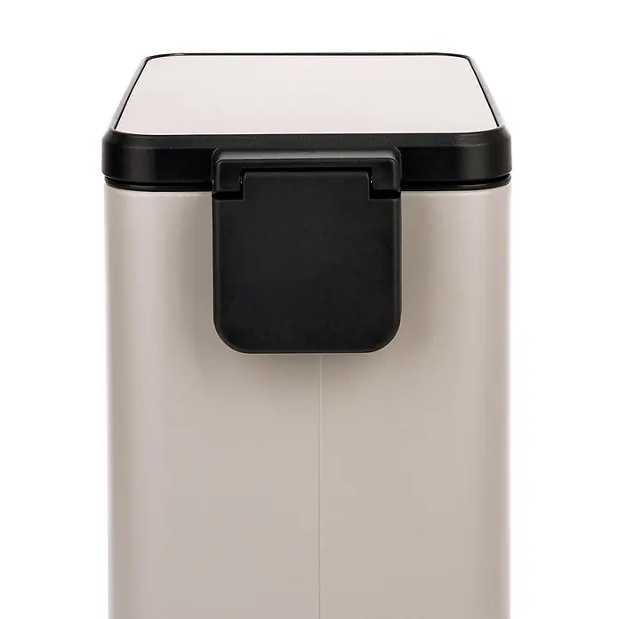 SVITA Treteimer STM15 - 15 l, Metall, Beige - Ein hellbeiger rechteckiger Mülleimer mit schwarzem Deckel und schwarzem Frontgriff.