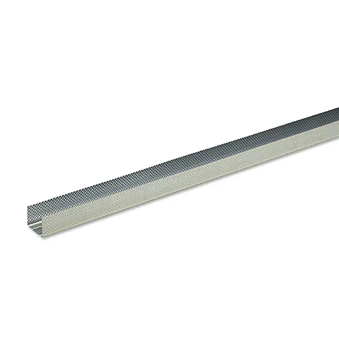 Knauf UW-Rahmenprofil - 2.000 x 50 x 40 mm, Stahl - Nahaufnahme eines silberfarbenen, gestanzten Metallprofils. Ideal für Trockenbau und abgehängte Decken, robust und langlebig.
