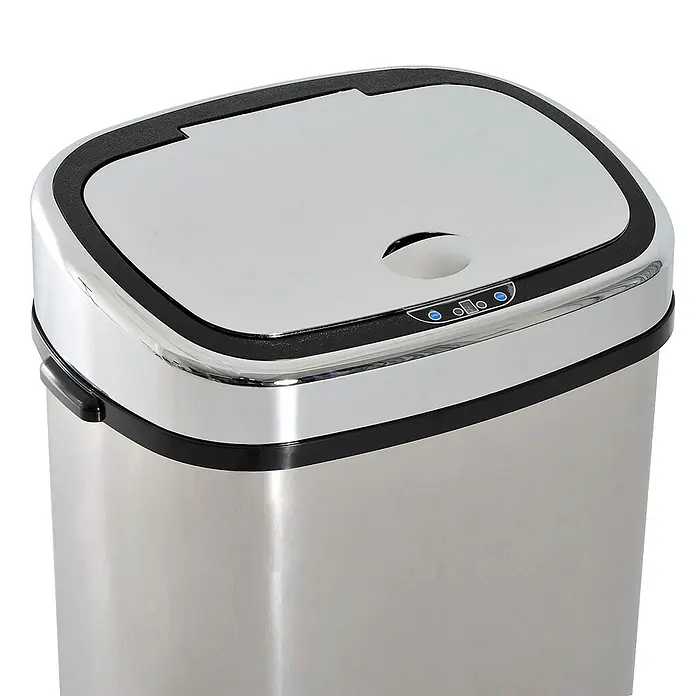Homcom Sensormülleimer - 68 l, Edelstahl, Silber - Ein schlanker, rechteckiger Sensor-Mülleimer aus Edelstahl mit Chromdeckel und schwarzer Verkleidung.