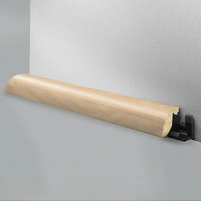 LOGOCLIC Viertelstab Ahorn - 260 cm x 23 mm x 29 mm, MDF - Holzsockelleiste mit einem innovativen Clip-System zur einfachen Montage an der Wand. Die Sockelleiste ist aus hochwertigem Holz gefertigt.