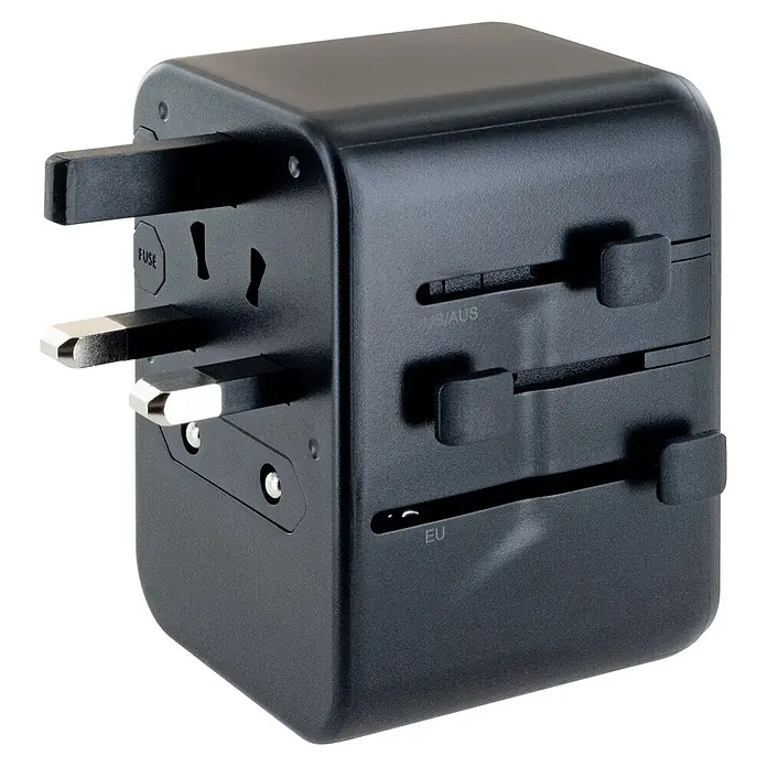 Schwaiger Reiseadapter All-in-One Weltreiseadapter - Schwarz - Schwarzer Universal-Reiseadapter mit ausfahrbaren Steckern für weltweiten Gebrauch, UK-Stecker ausgefahren.