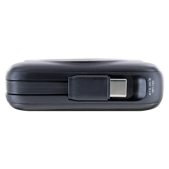 Schwaiger Powerbank Wireless-10.000 mAh inklusive Ladekabel - Schwarz - Schwarzes tragbares Ladegerät mit integriertem USB-C-Kabel, Leistung 'IN/OUT: 20.0 W'.