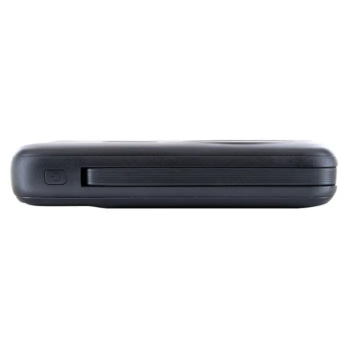 Schwaiger Powerbank Wireless-10.000 mAh inklusive Ladekabel - Schwarz - Dunkelgraues rechteckiges Elektronikgerät mit Ein-/Ausschalter und gerippter Seitenfläche.