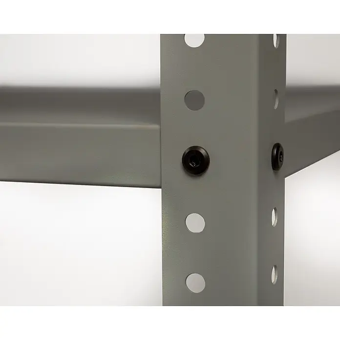 Ondis24 Werkbank-Set - L x B: 240 x 60 cm, Arbeitshöhe: 850 mm, Metall - Nahaufnahme eines grauen Metallregals, das einen verschraubten Verbindungspunkt zeigt.