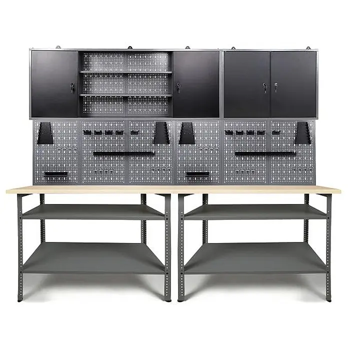 Ondis24 Werkbank-Set - L x B: 240 x 60 cm, Arbeitshöhe: 850 mm, Metall - Dunkelgraues Metall-Werkstattregalsystem mit Oberschränken, Lochplatten und zwei hellen Werkbänken mit Holzplatte und Ablagen.