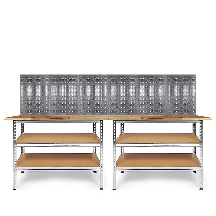Ondis24 Werkbank-Set - L x B: 240 x 60 cm, Arbeitshöhe: 920 mm, Metall - Zwei industrielle Werkbänke mit Holzarbeitsplatten und Regalen, verbunden mit grauen Metalllochwänden. Ideal für Werkstätten.