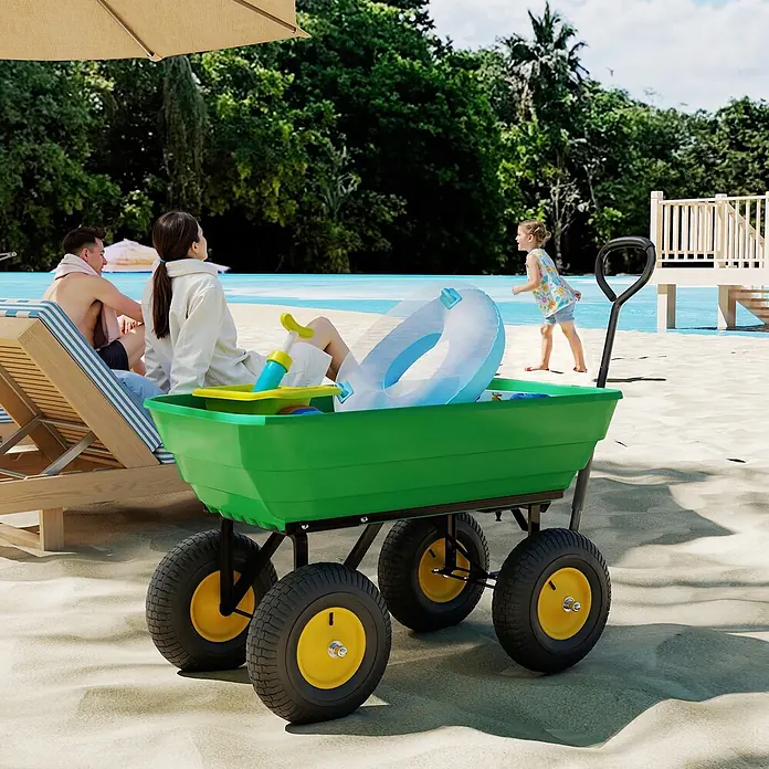 Outsunny Bollerwagen - Traglast: 200 kg, Stahl - Grüner Bollerwagen mit gelben Radnaben, gefüllt mit Strandspielzeug, am Sandstrand.