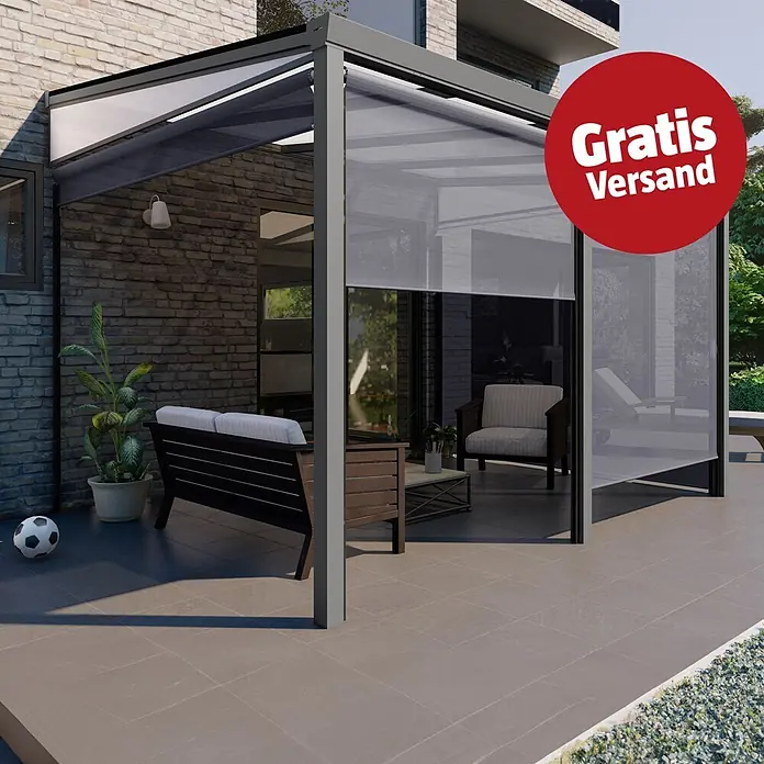Gardendreams Terrassenüberdachung Gartenzimmer - B x T: 400 x 304,5 cm, Anthrazitgrau, Polycarbonat, Opal - Moderne graue Terrassenüberdachung mit lichtdurchlässigen, ausziehbaren Seitenrollos, auf einer Ziegelstein-Terrasse mit Gartenmöbeln.
