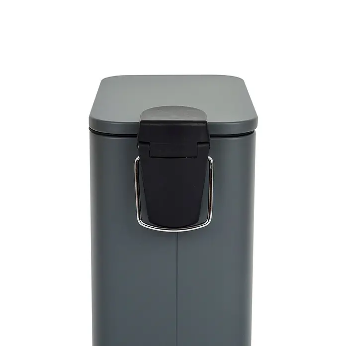 SVITA Treteimer ST5 - 5 l, Metall, Grau - Dunkelgrauer rechteckiger Abfalleimer mit grauem Oberteil, schwarzem Öffnungsmechanismus und silbernem Griff.