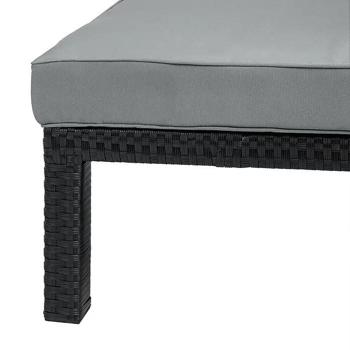 SVITA Gartenliegen-Set - B x T: 66 x 196 cm, Schwarz, Metall, Rückenlehne verstellbar - Graues Kissen auf schwarzem Rattan-Gartenmöbelgestell und Bein.