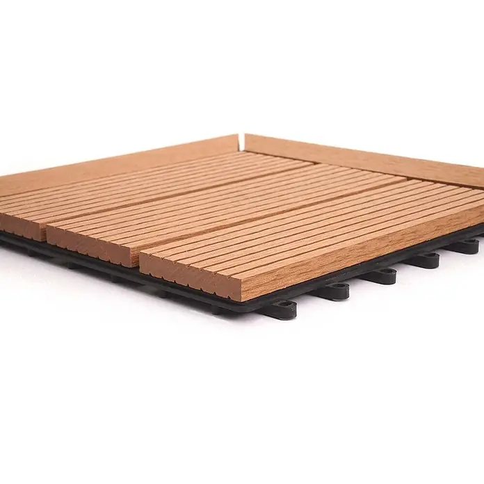 Berlinlodge WPC-Fliese - Braun, 1 Stk. - Helle, holzfarbene Klick-Terrassenfliesen mit schwarzer Kunststoffunterlage.