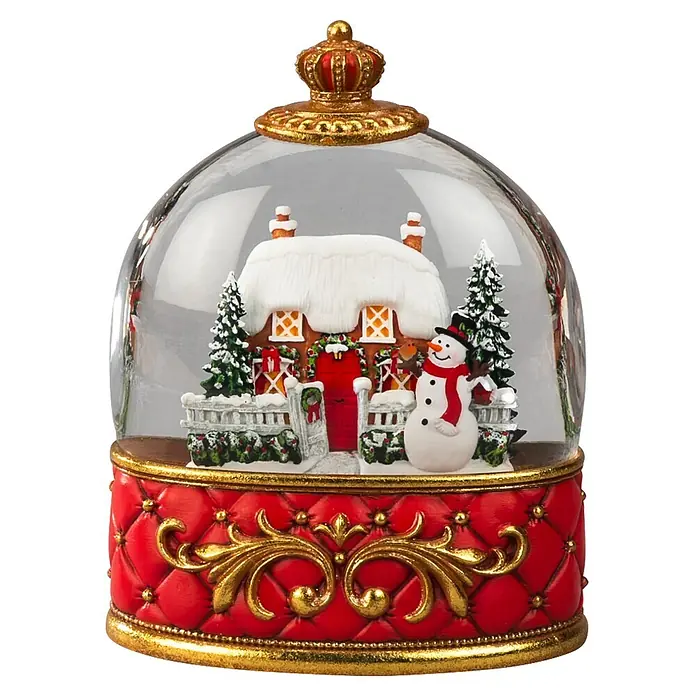 Konstsmide LED-Schneelaterne Schneemann mit Haus - Innen, Rot, 15,5 x 9 x 20 cm, Batteriebetrieben - Weihnachtsschneekugel mit gemütlichem Häuschen, Tannenbäumen und Schneemann, auf rotem, goldverziertem Sockel mit Kronenaufsatz.