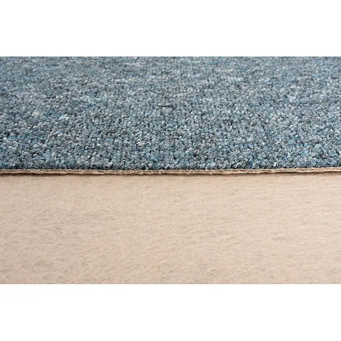 Bricoflor Teppichboden Meterware Muster, Schlinge gemustert, blau grau - Breite: 400 cm, Schlinge, 100 % Polypropylen (PP), blau grau - Nahaufnahme eines blau-grau melierten Teppichs, der seinen strukturierten Flor und die helle beigefarbene Unterseite zeigt.